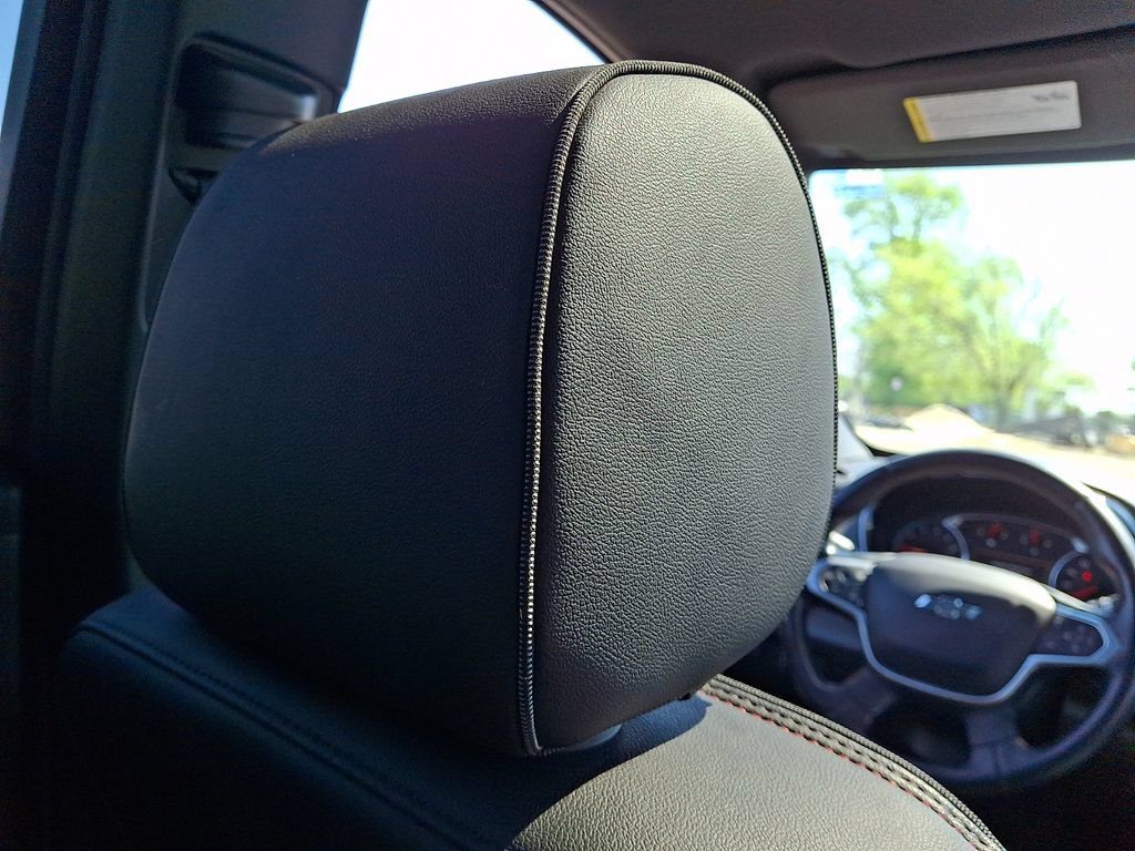 Used 2023 Chevrolet Traverse RS AWD/4WD image 14