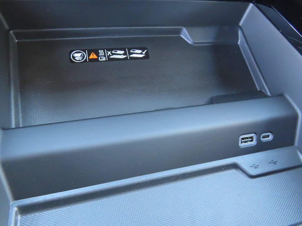 New 2026 Chevrolet Suburban High Country AWD/4WD image 12