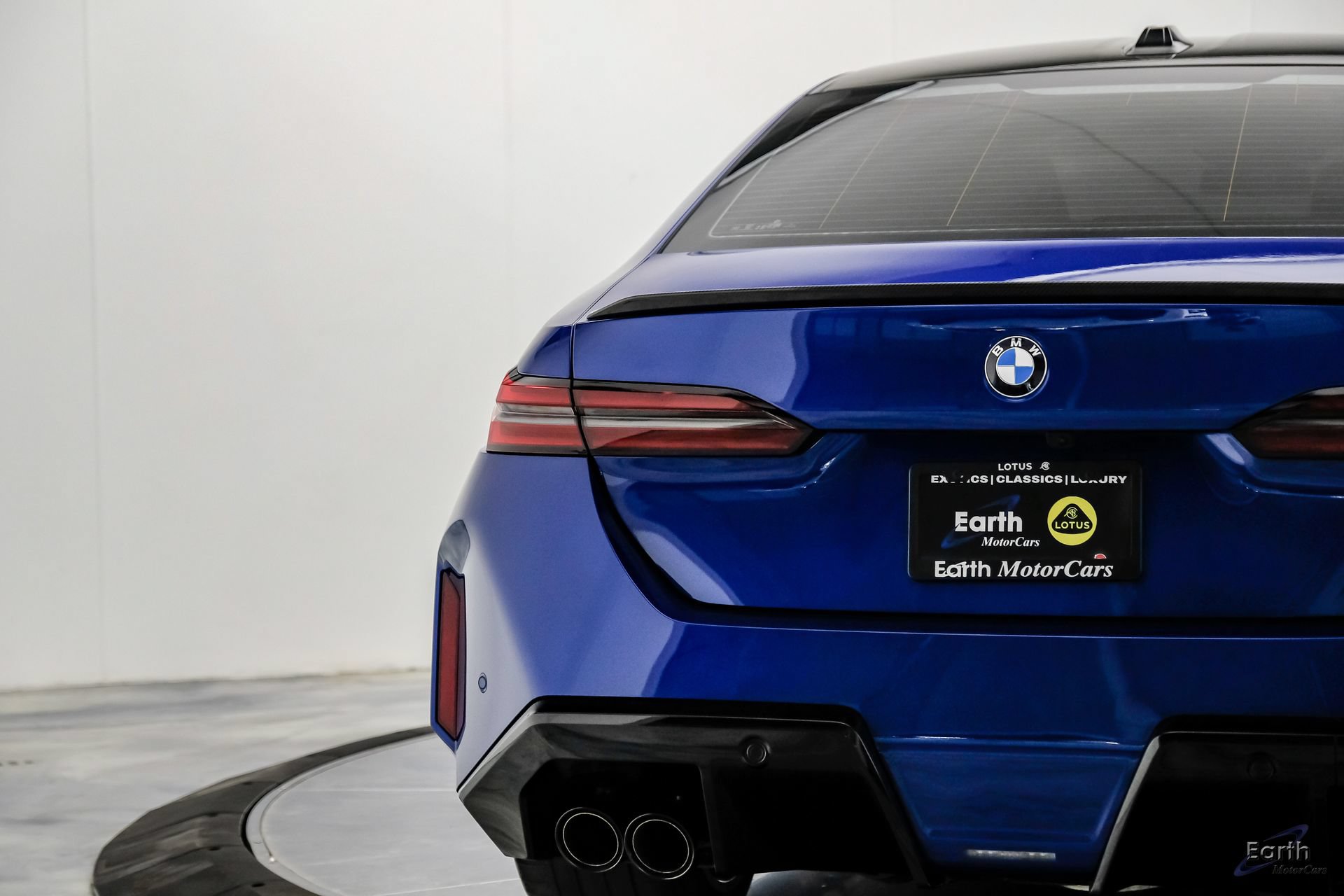Used 2025 BMW M5 w/ Carbon Package AWD/4WD image 14