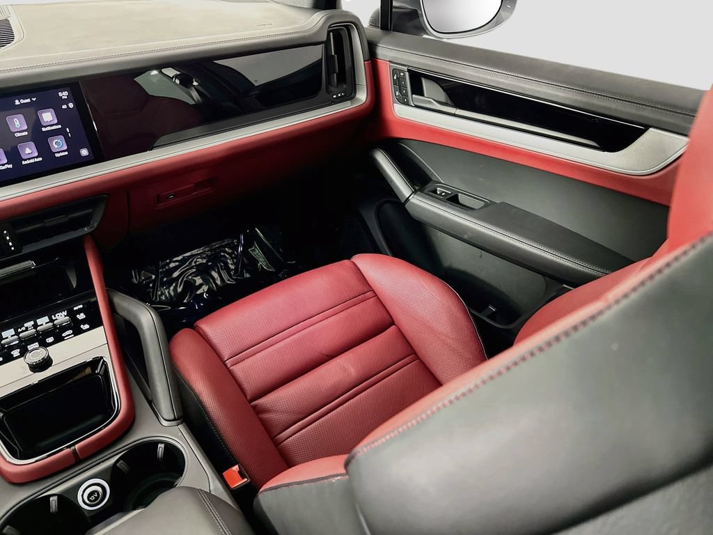 Certified 2024 Porsche Cayenne AWD/4WD image 26