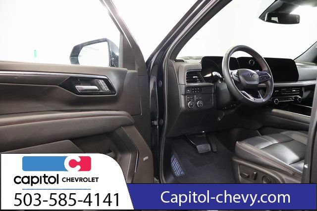 Used 2025 Chevrolet Suburban RST w/ Comfort Package AWD/4WD image 10