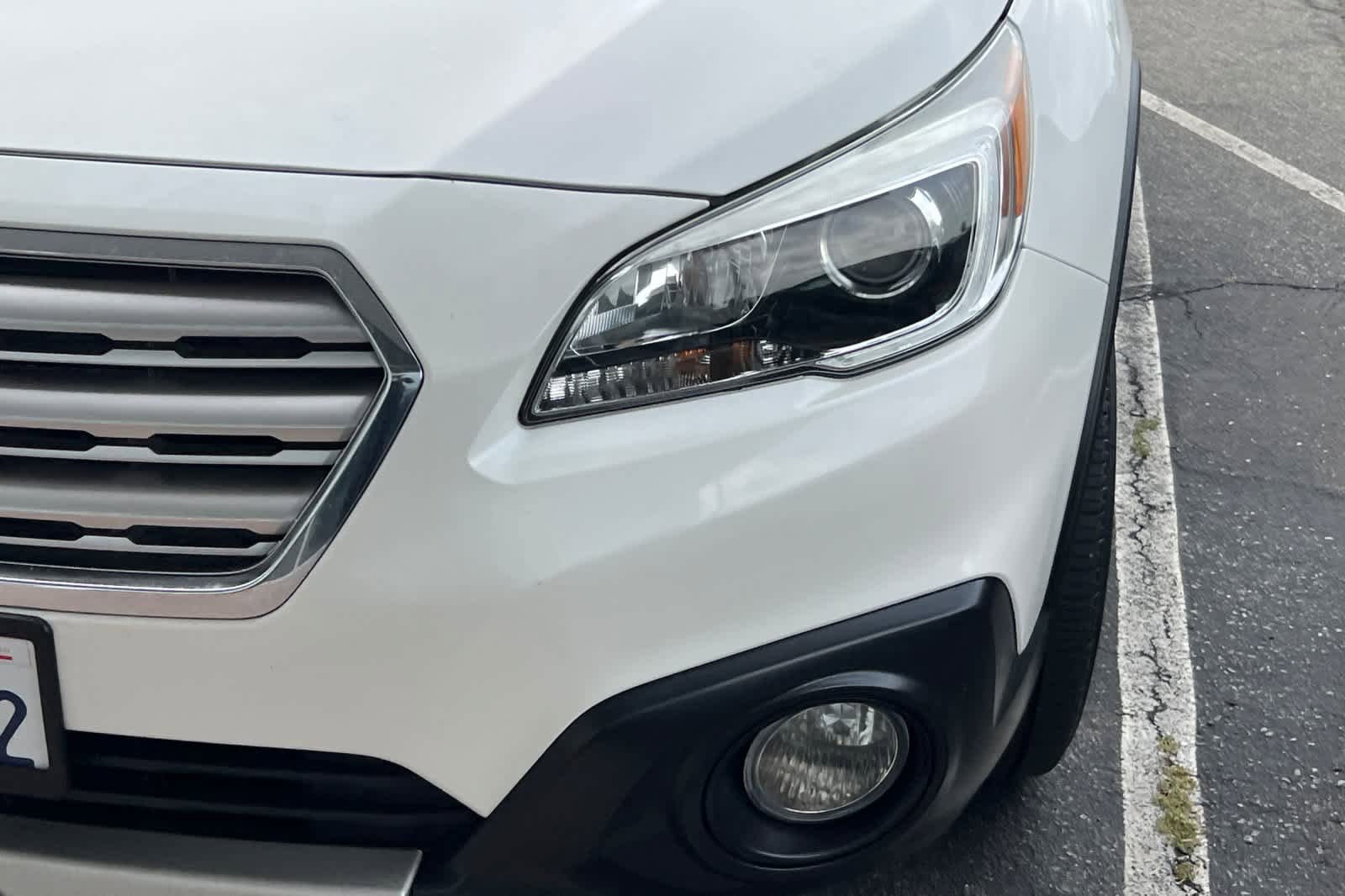 Used 2016 Subaru Outback 2.5i Limited AWD/4WD image 11