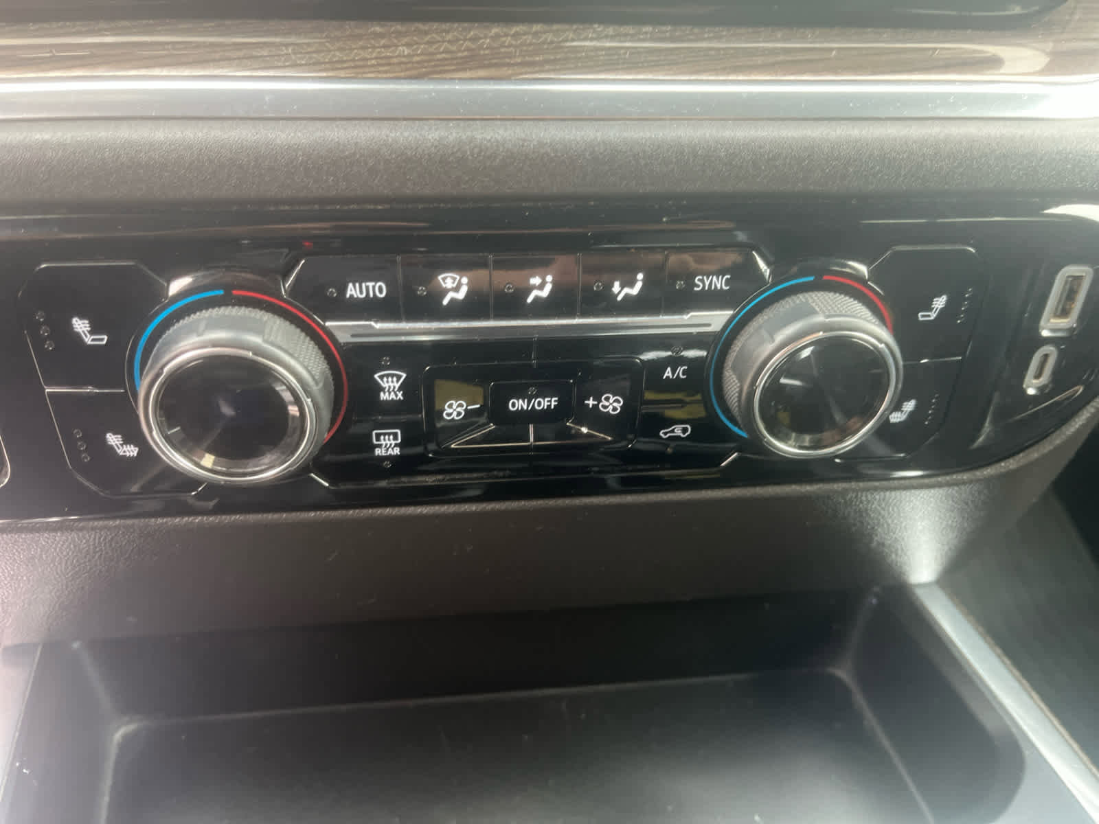 Used 2024 Chevrolet Silverado 1500 LT Trail Boss image 18