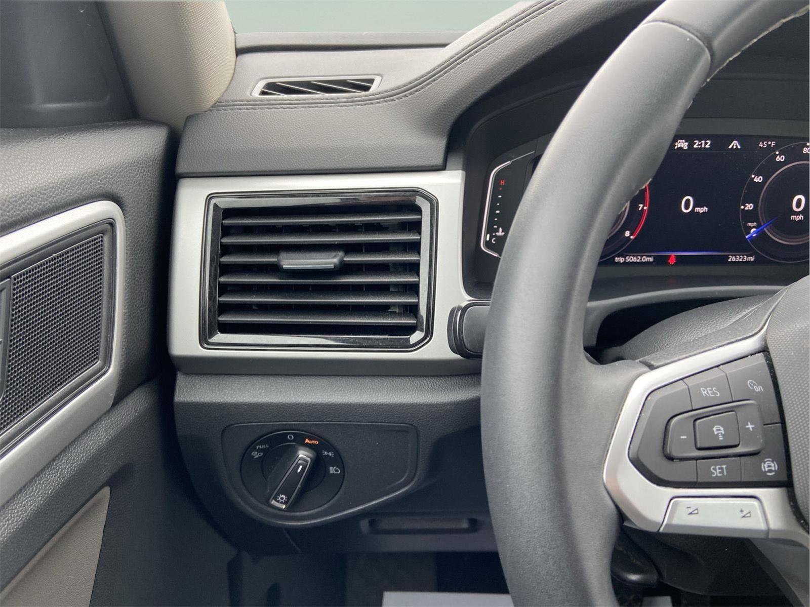 Used 2023 Volkswagen Atlas SE AWD/4WD image 19