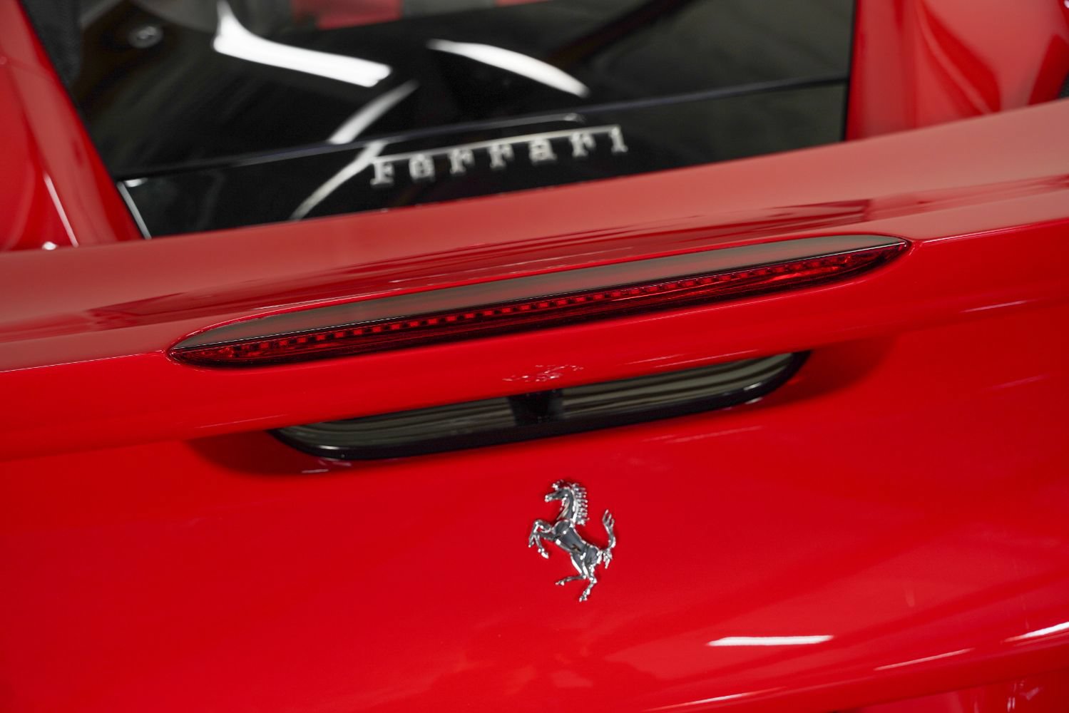 Used 2022 Ferrari F8 Tributo RWD image 21