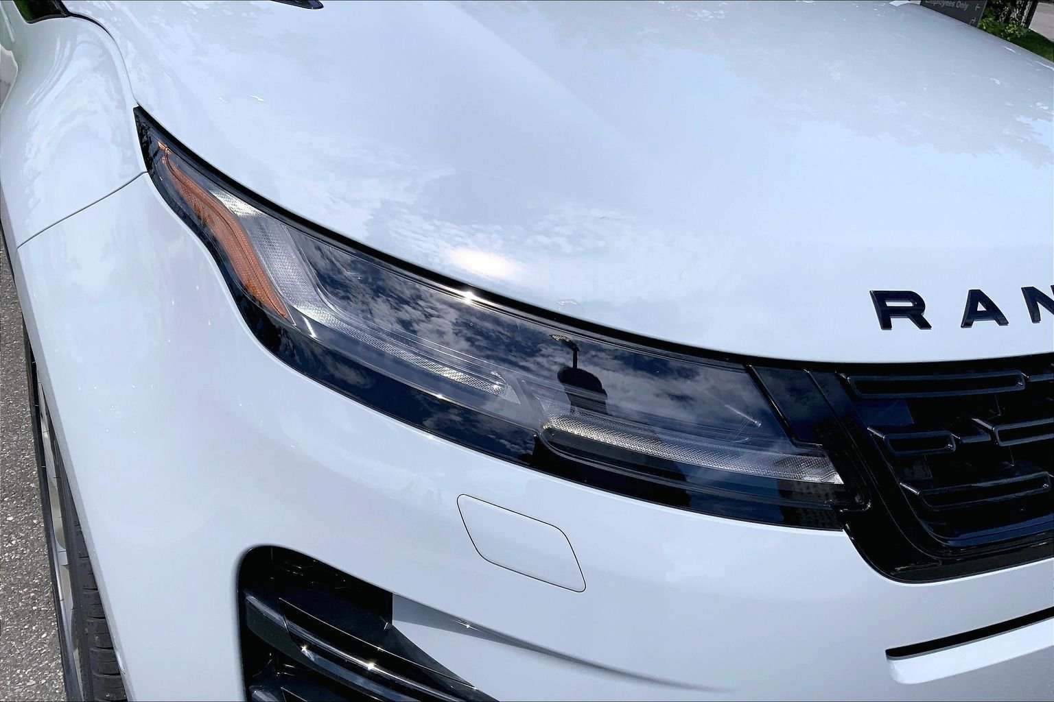 New 2026 Land Rover Range Rover Evoque Hoxton AWD/4WD image 13