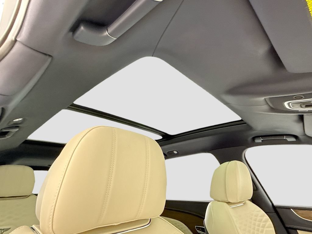 New 2026 Bentley Bentayga Extended Wheelbase AWD/4WD image 17