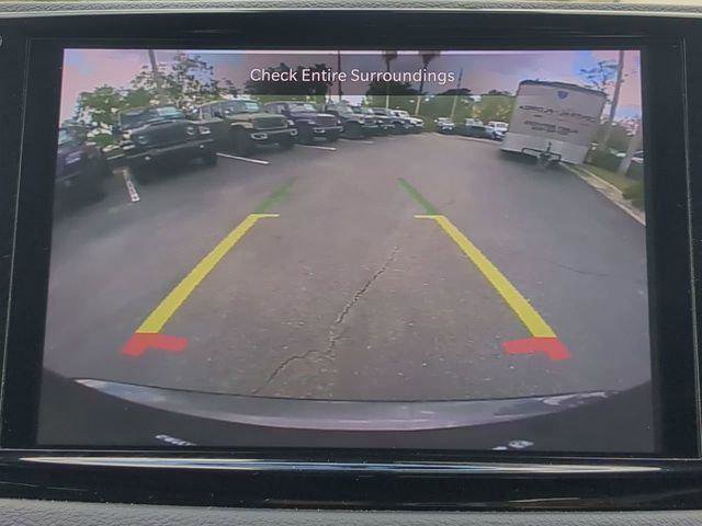 Certified 2023 Chrysler Pacifica Touring-L image 26