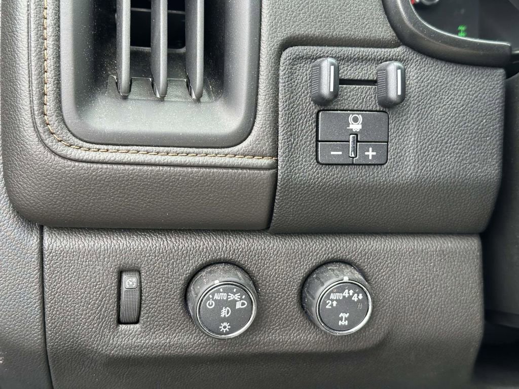 Used 2022 GMC Canyon AT4 w/ Trailering Package image 15