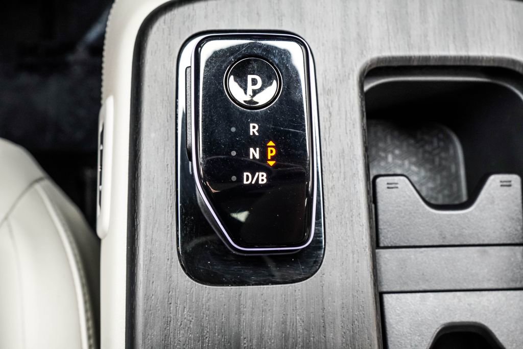 Used 2024 Nissan Ariya FWD image 25