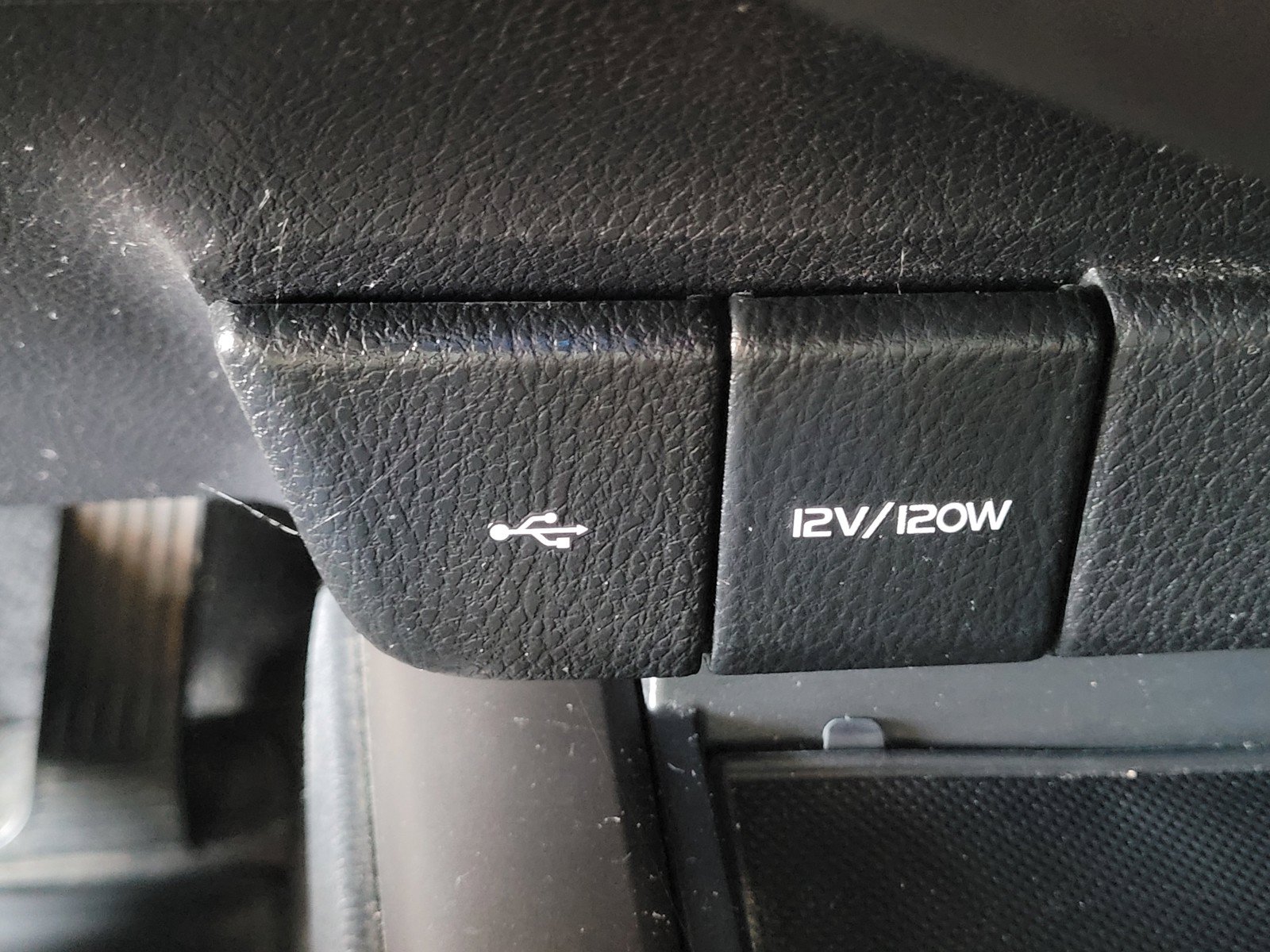 Used 2021 Toyota Camry SE w/ Convenience Package FWD image 14