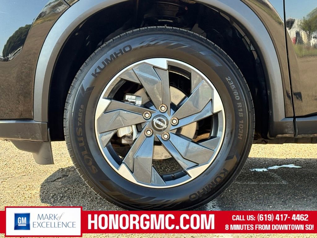 Used 2024 Nissan Rogue SV image 9