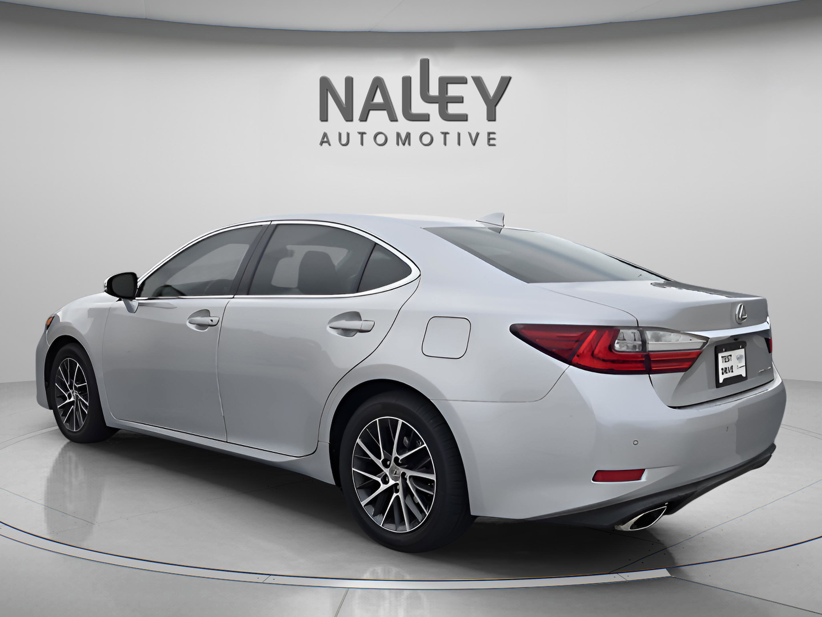 Used 2016 Lexus ES 350 w/ Navigation System Package image 3