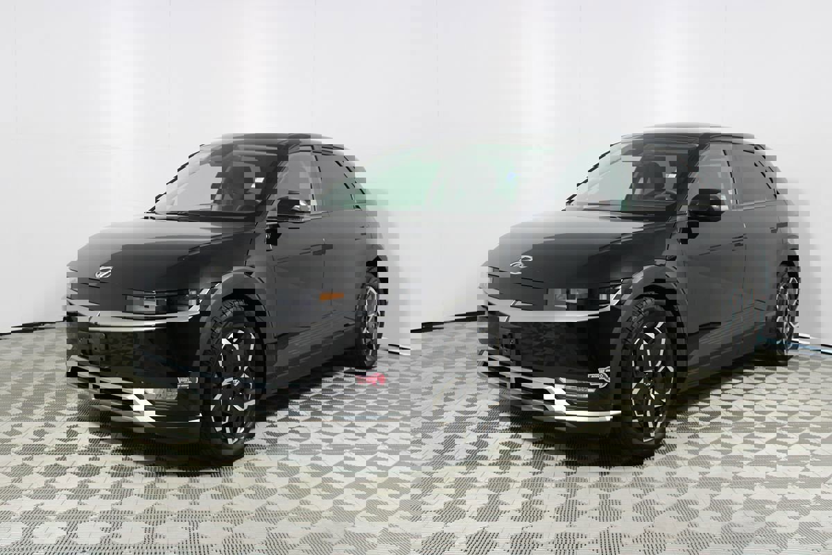 Used 2024 Hyundai Ioniq 5 SEL image 3