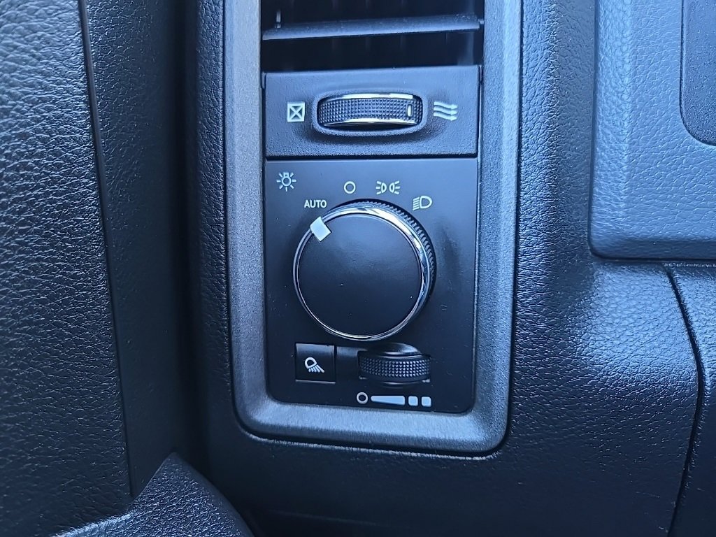 Used 2018 RAM 2500 Tradesman w/ Chrome Appearance Group image 49