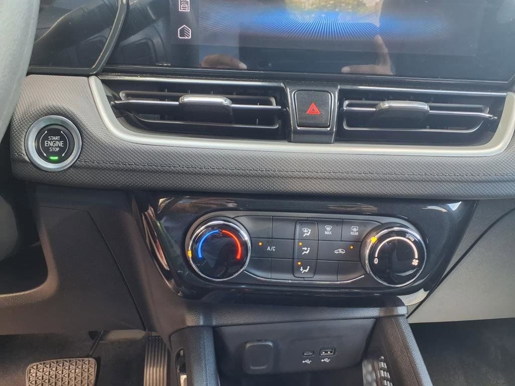 Used 2025 Chevrolet TrailBlazer LT w/ Driver Confidence Package image 13