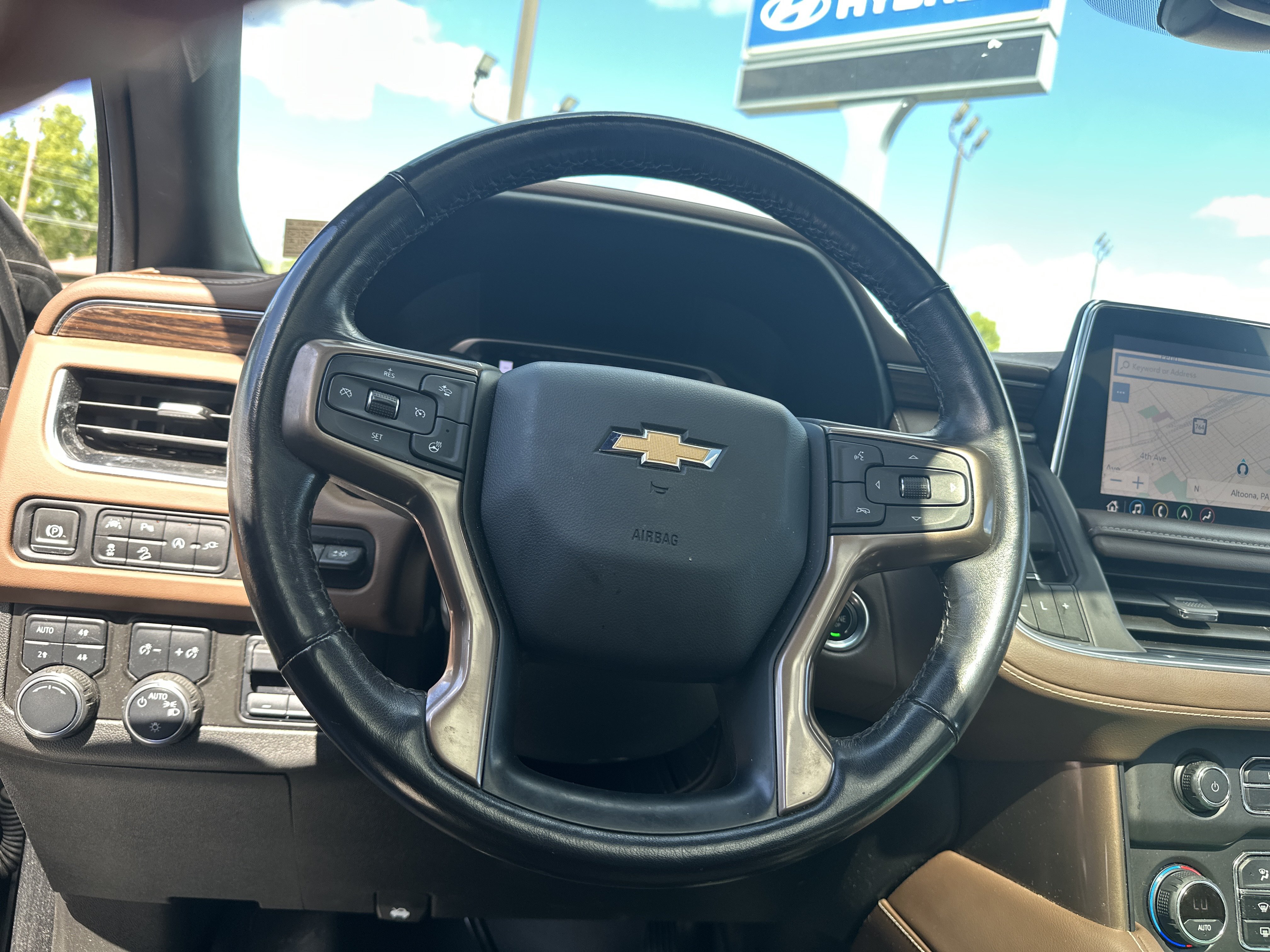 Used 2021 Chevrolet Suburban High Country w/ Premium Package AWD/4WD image 28