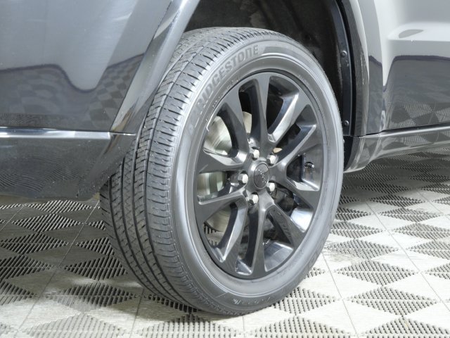 Used 2018 Jeep Grand Cherokee Altitude AWD/4WD image 7
