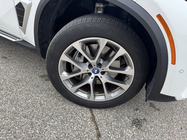 Used 2025 BMW X5 xDrive50e image 48