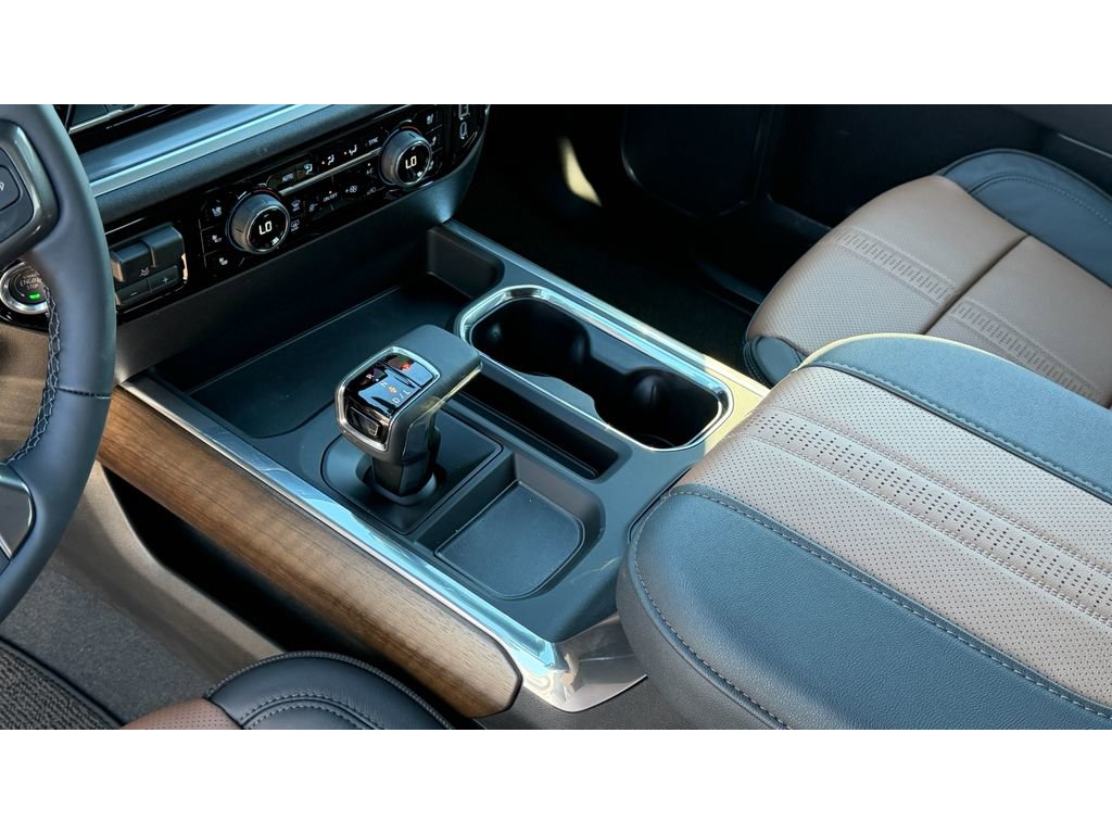 New 2026 Chevrolet Silverado 1500 High Country w/ Technology Package AWD/4WD image 11