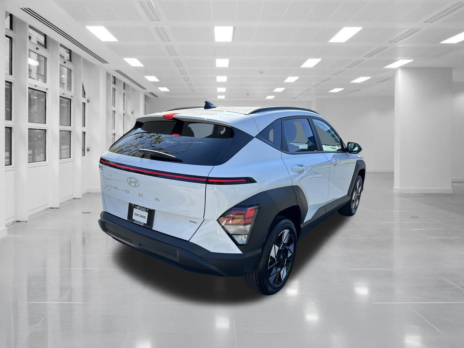 Used 2025 Hyundai Kona SEL AWD/4WD image 3