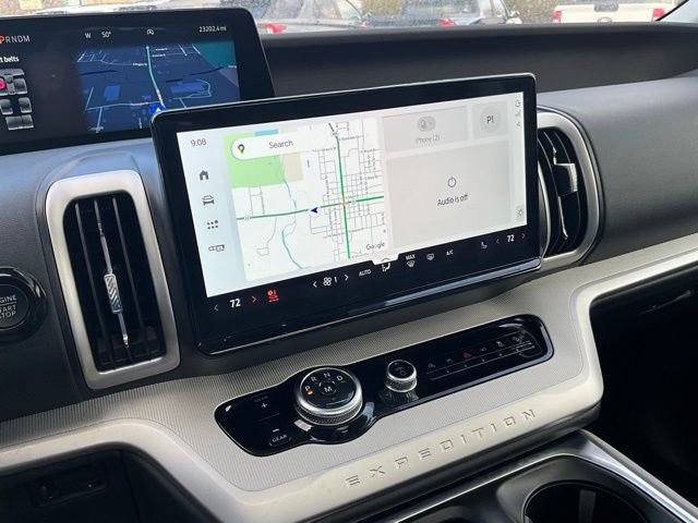 Used 2025 Ford Expedition Active image 16