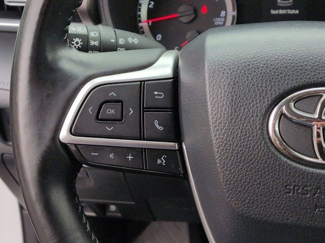 Used 2022 Toyota Highlander LE image 17