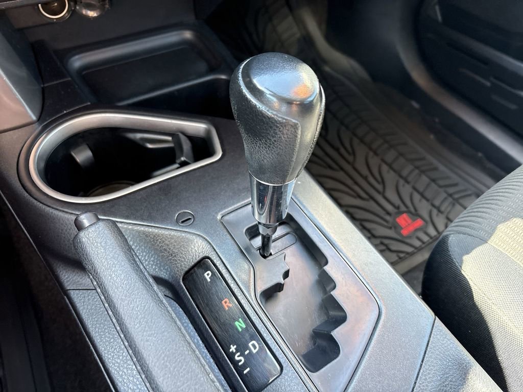 Used 2017 Toyota RAV4 LE image 17