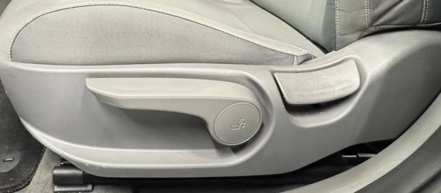 Used 2022 Hyundai Elantra SEL FWD image 22