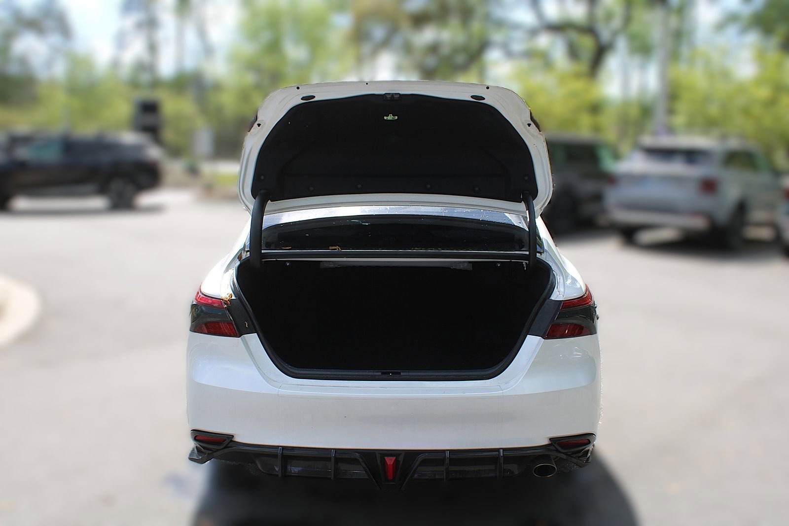 Used 2023 Toyota Camry XLE image 9