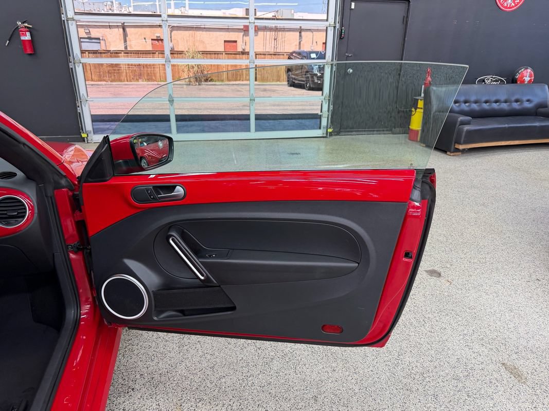 Used 2014 Volkswagen Beetle 1.8T FWD image 21