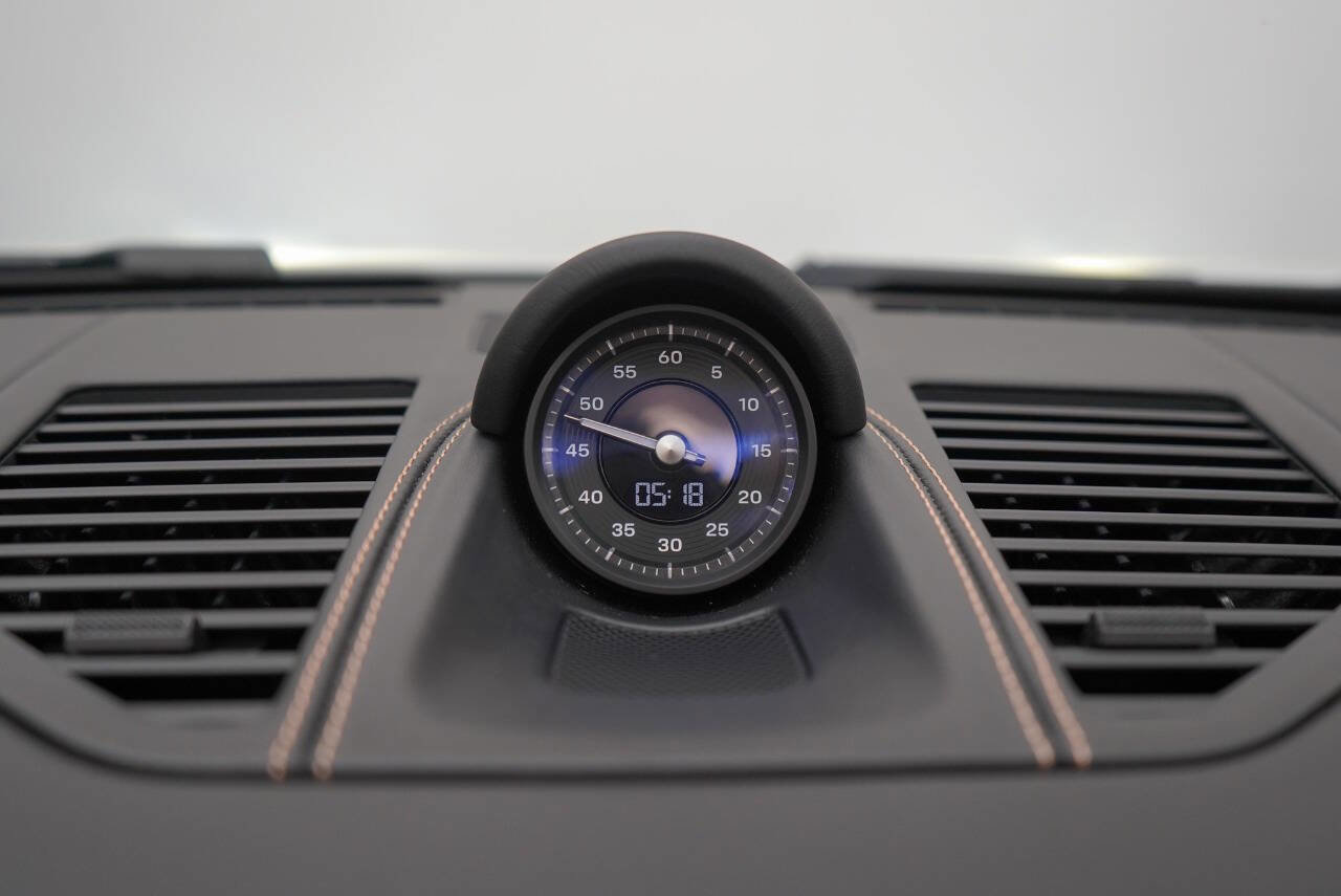 Used 2024 Porsche 911 Targa 4S w/ Premium Package image 73