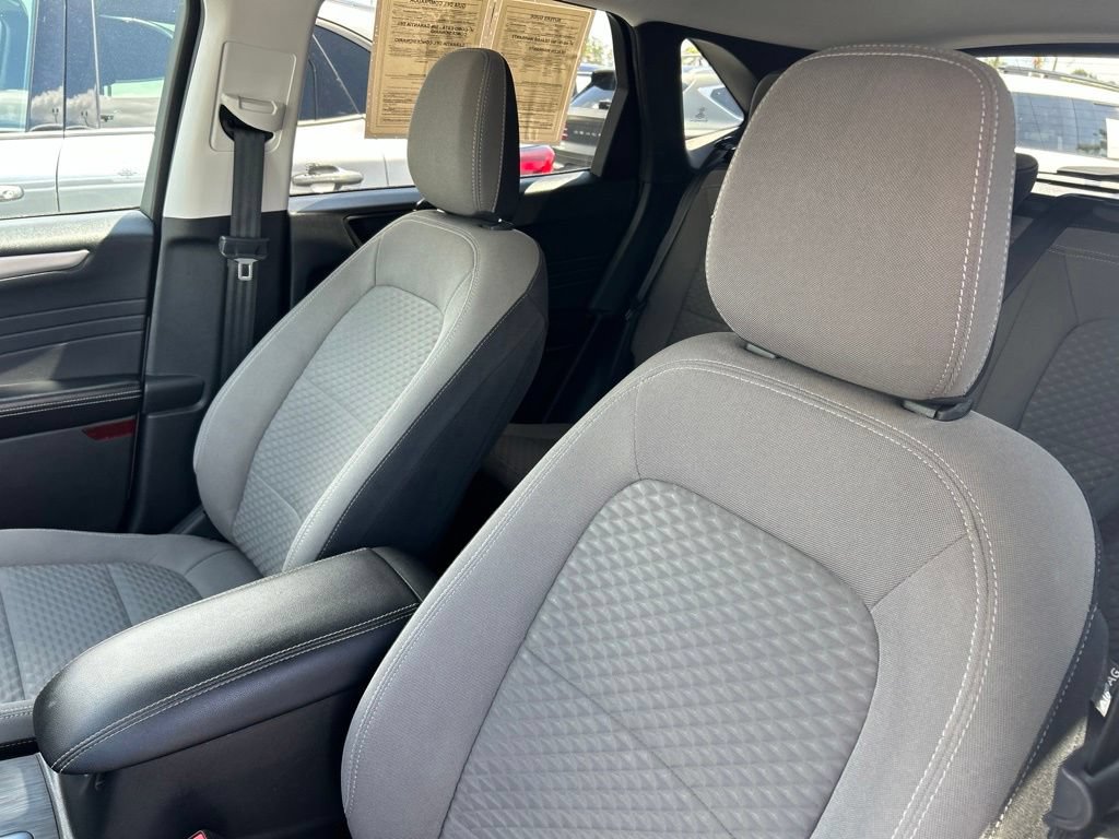 Used 2022 Ford Escape SE w/ SE Sport Appearance Package FWD image 20