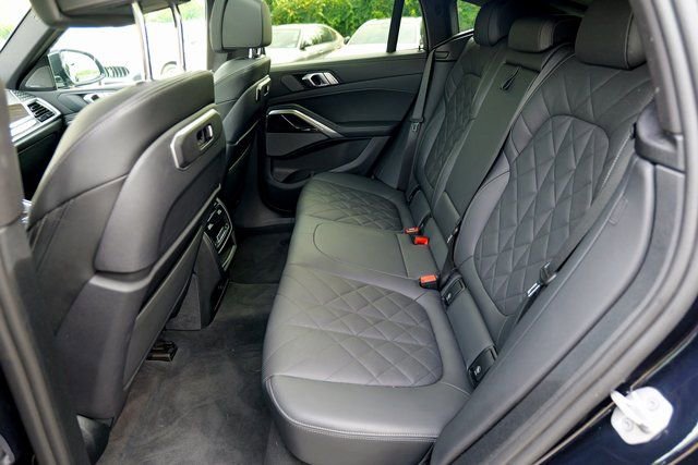 Used 2024 BMW X6 xDrive40i w/ Premium Package image 27