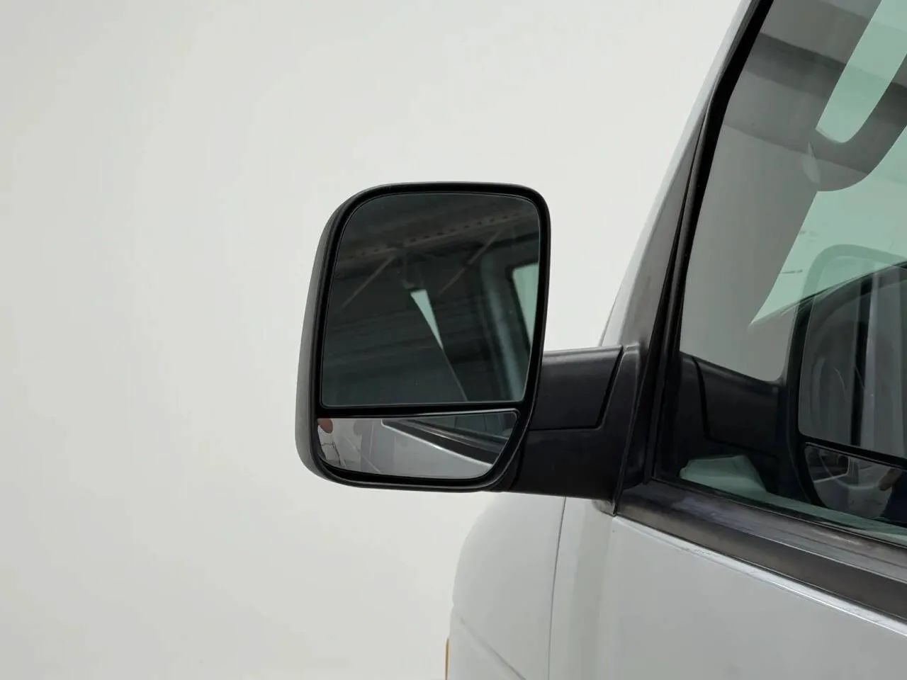 Used 2003 Ford E-350 and Econoline 350 XL RWD image 39