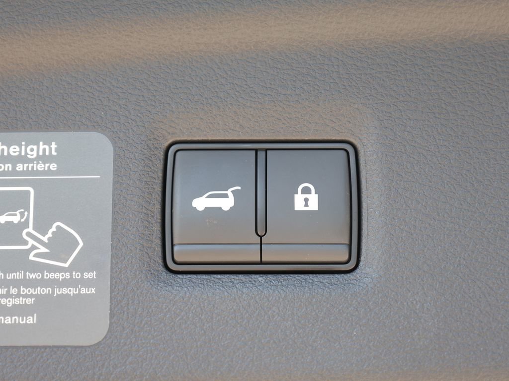 Certified 2025 INFINITI QX50 Luxe AWD/4WD image 9