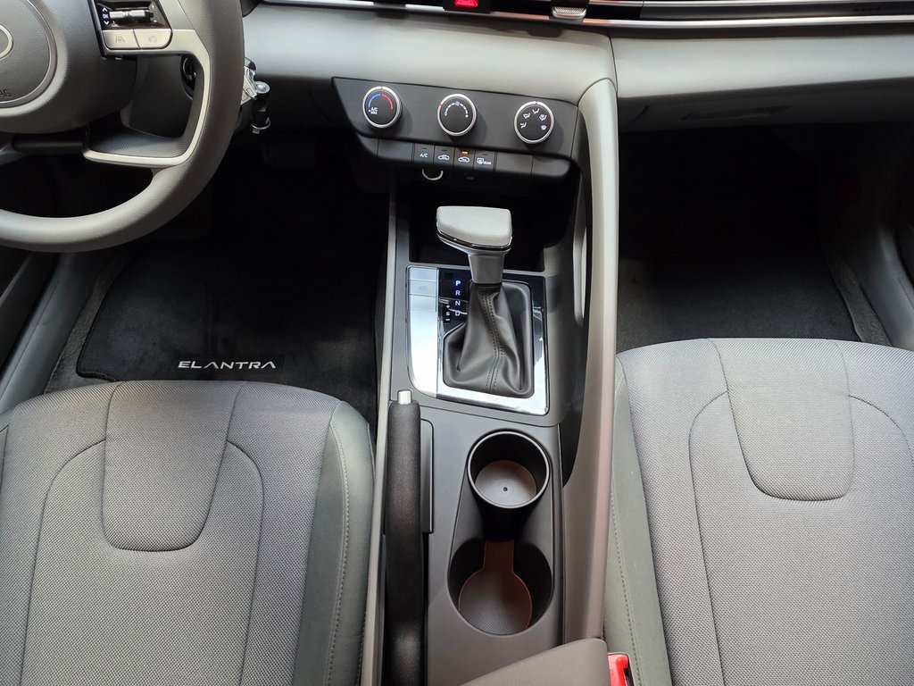 New 2026 Hyundai Elantra SE image 21