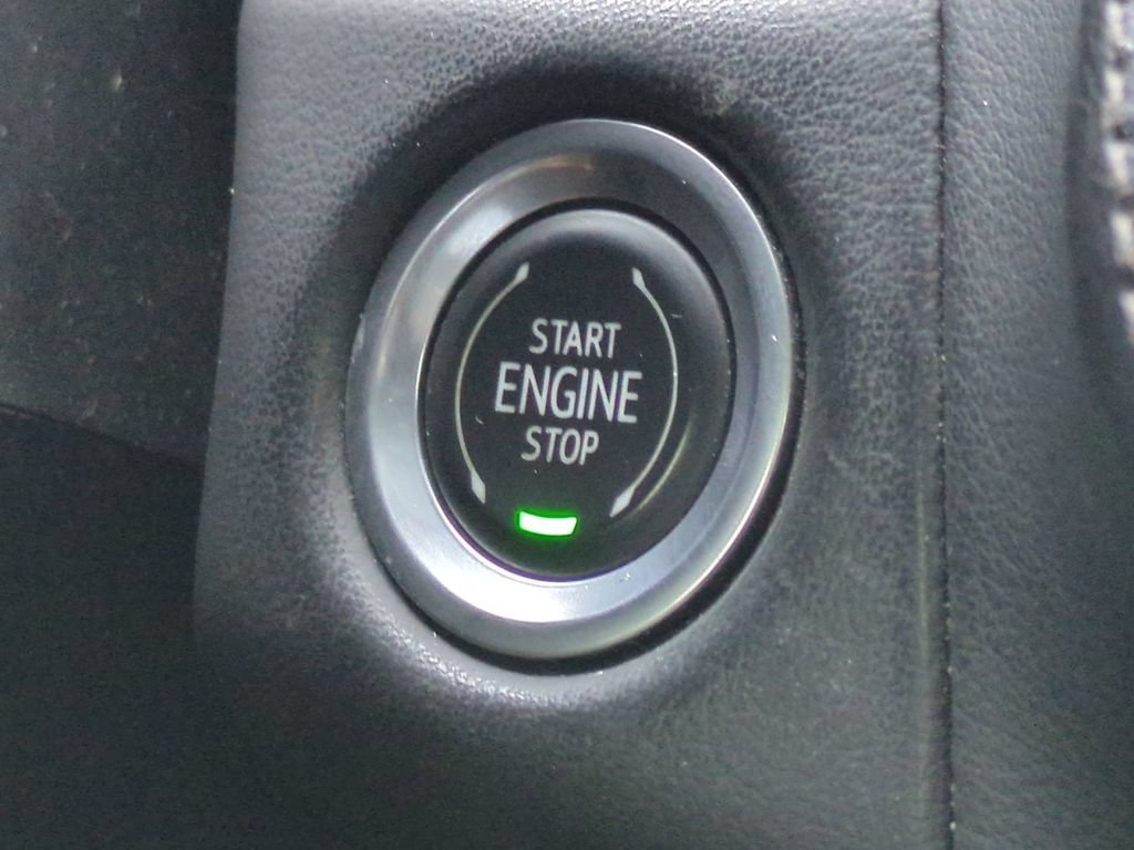 Used 2022 Chevrolet Suburban High Country AWD/4WD image 35