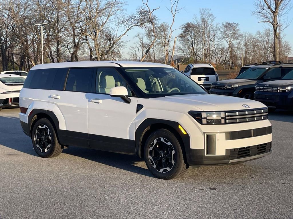 Used 2025 Hyundai Santa Fe SE image 1