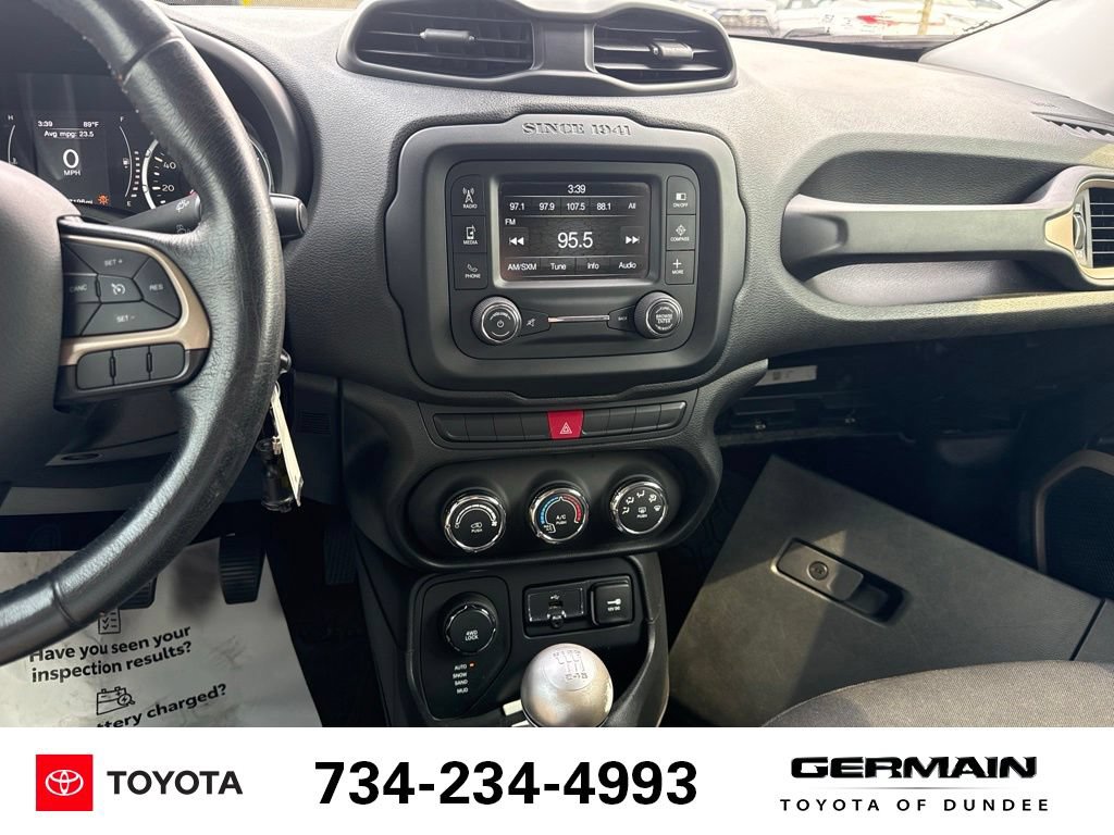 Used 2015 Jeep Renegade Latitude AWD/4WD image 14