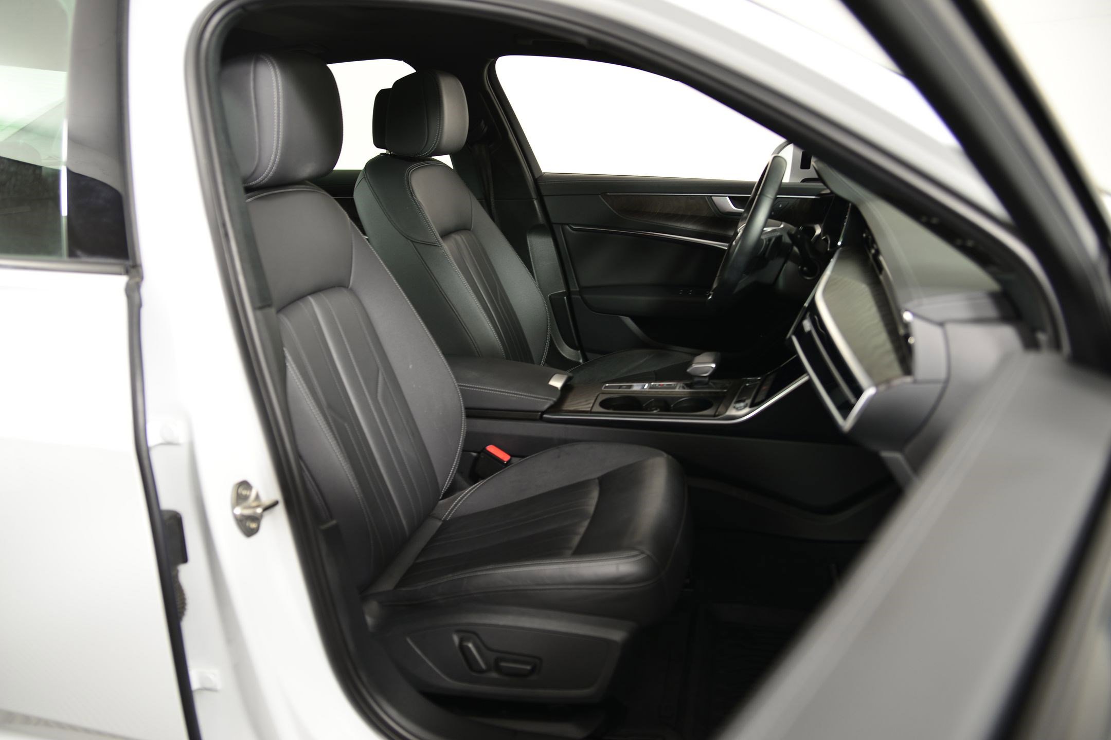 Used 2023 Audi A6 2.0T Premium w/ Convenience Package image 18