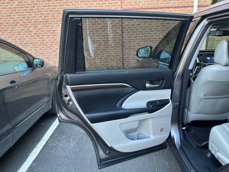 Used 2015 Toyota Highlander Limited AWD/4WD image 14