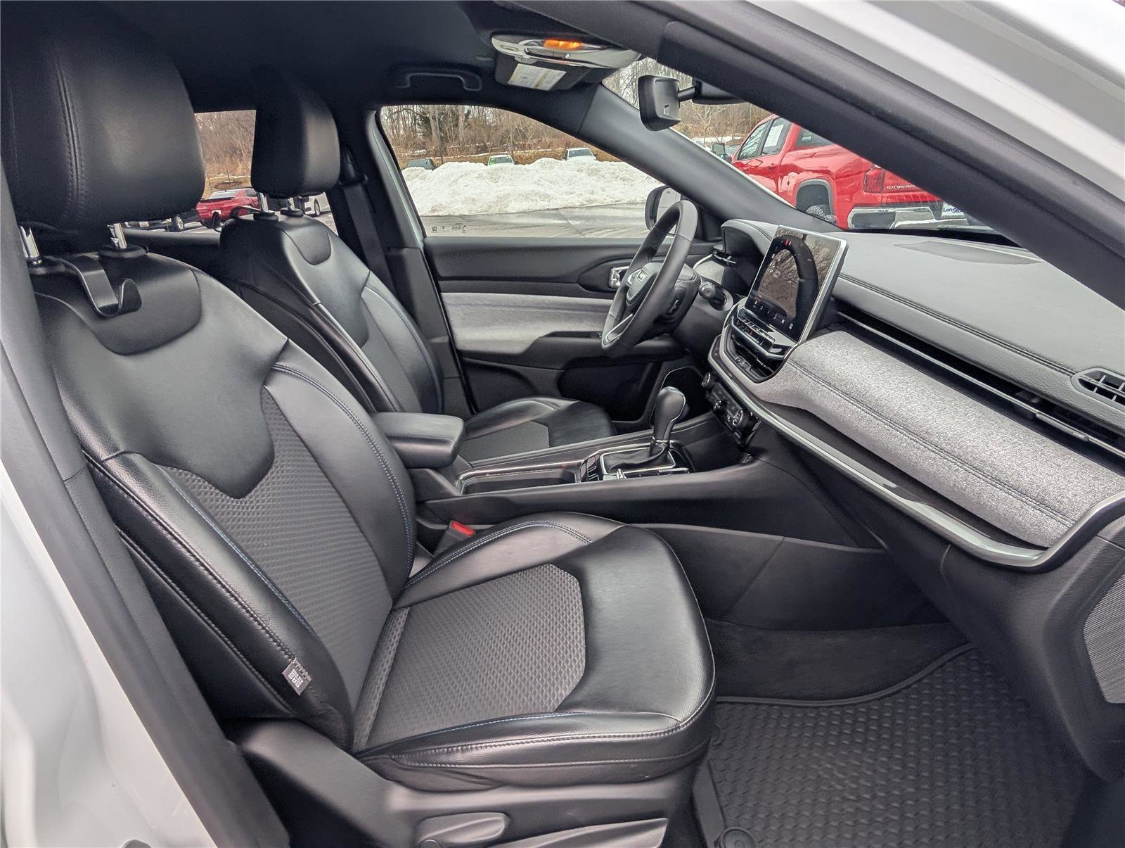 Used 2023 Jeep Compass Latitude w/ Convenience Group image 10