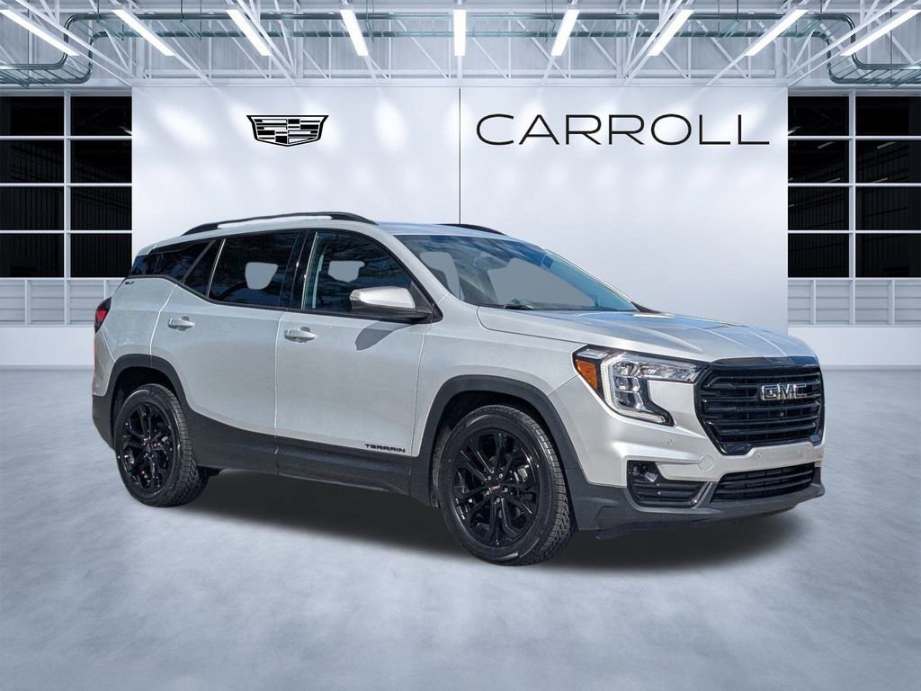 Used 2022 GMC Terrain SLT w/ Infotainment Package II image 2