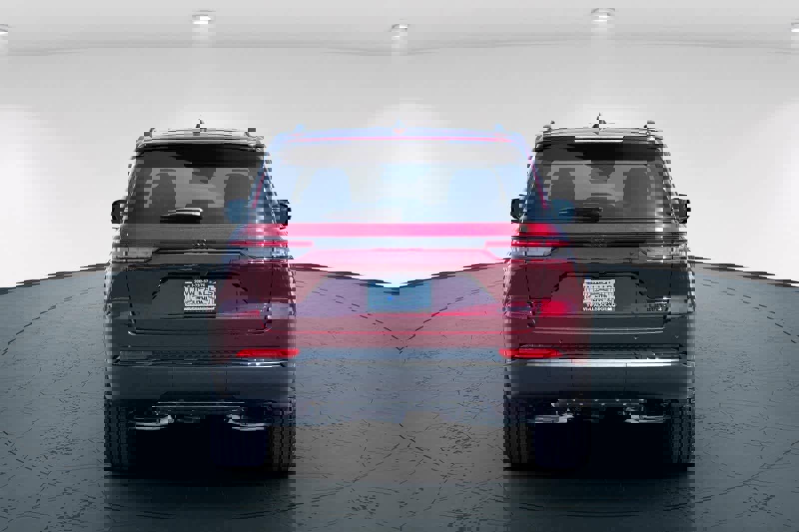 New 2025 Jeep Grand Cherokee Limited w/ Black Appearance Package image 7