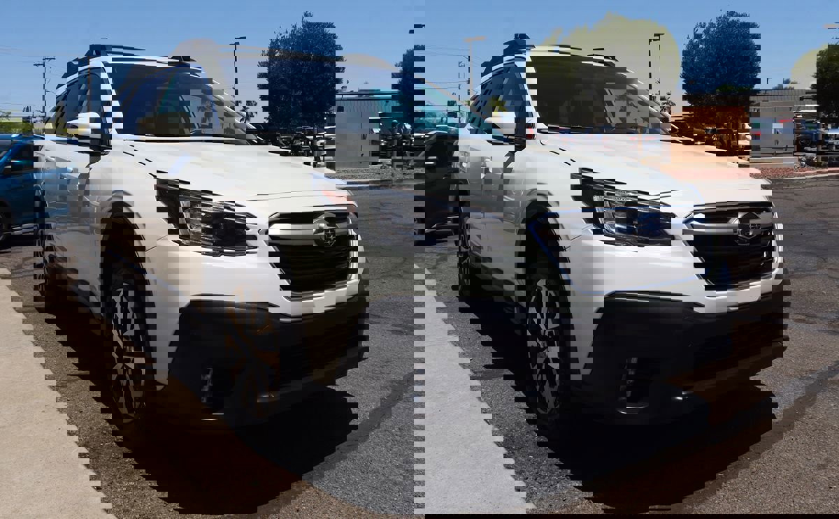 Used 2022 Subaru Outback Premium image 18