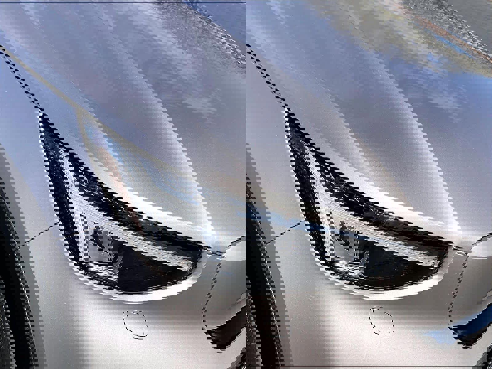 Used 2023 Volvo XC40 Recharge Plus w/ Protection Package Premier image 31