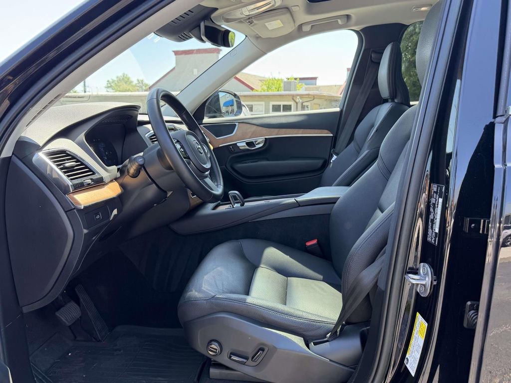 Used 2023 Volvo XC90 B6 Plus w/ Protection Package AWD/4WD image 16