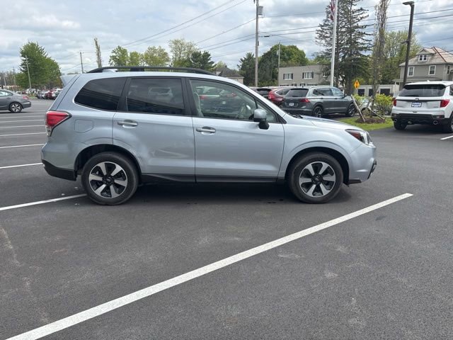 Used 2017 Subaru Forester 2.5i Premium AWD/4WD image 5
