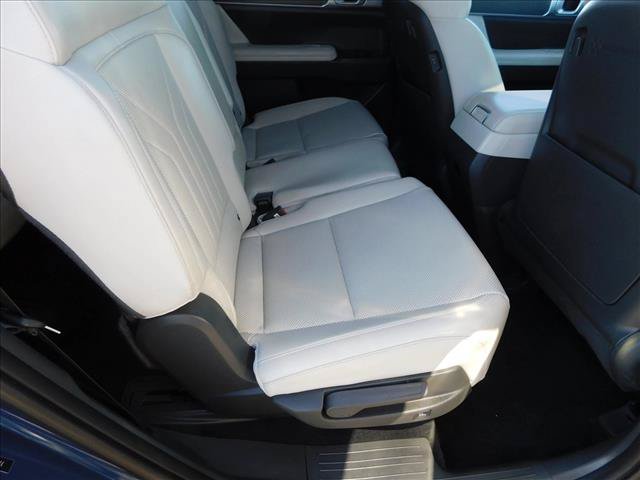 Used 2025 Hyundai Santa Fe SEL FWD image 26